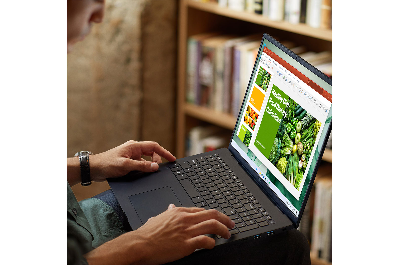 LG gram 16Z90R | Notebook Ultraleggero con Windows 11 Pro | 16", Intel® Core™ i5, 16GB RAM, SSD 512GB, Obsidian Black, 16Z90R-G.AP55D