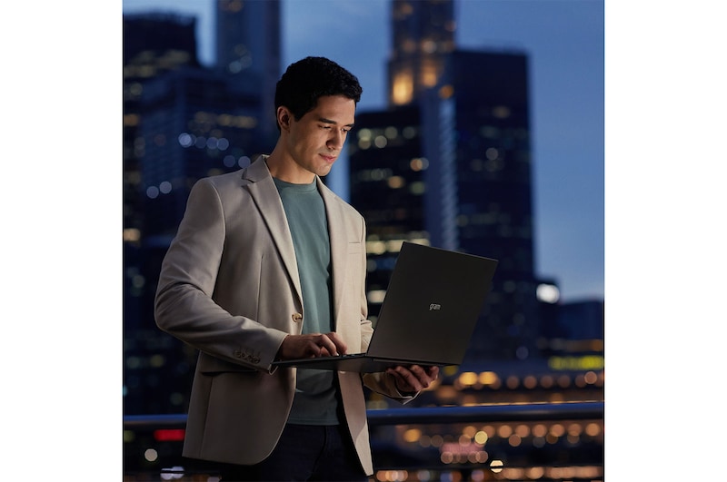 LG gram 17Z90R | Notebook Ultraleggero con Windows 11 Home e GPU dedicata RTX 3050 | 17'', Intel® Core™ i7, 16GB RAM, SSD 1TB, Obsidian Black, 17Z90R-E.AA78D