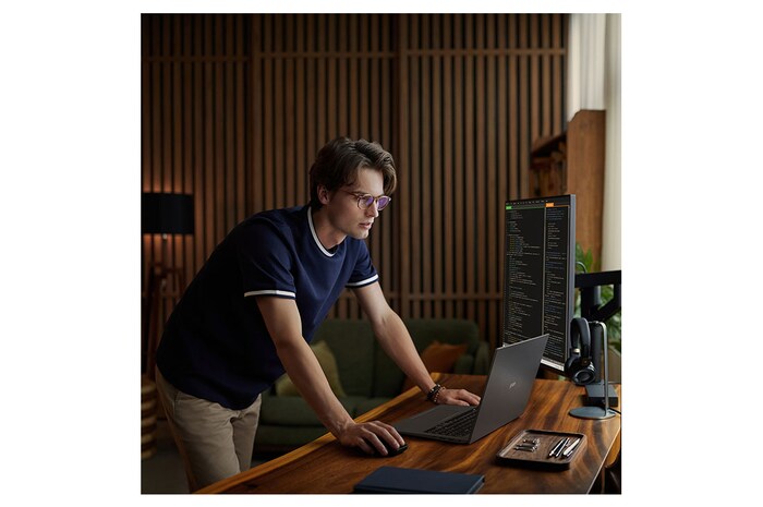 LG Notebook gram | 17", Windows 11 Home | Intel® Core™ i7, 16GB RAM, SSD 1TB, solo 1.35kg di peso, Grigio Antracite, 17Z90R-G.AA79D