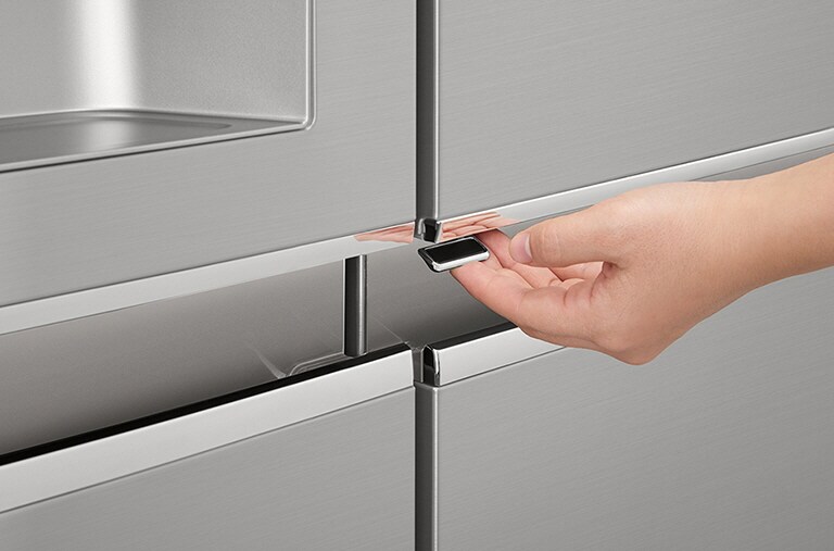 LG Frigorifero Side-By-Side Mega capacità  Door-in-Door™ No allaccio rete idrica, GSJ961NSBZ