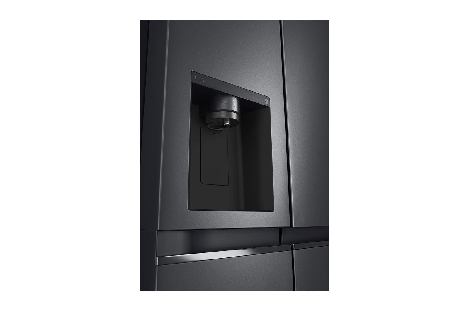 LG Frigorifero Side-by-Side | Classe F, 635L | Wi-Fi, Dispenser con allaccio, Door & Linear Cooling, No frost | Nero, GSLV70MCTM