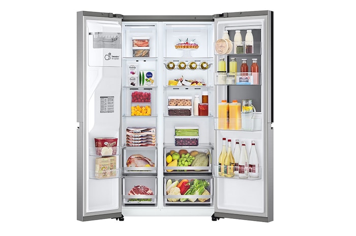 Vista frontale con porte aperte e ripiani pieni di alimenti del frigorifero Side-by-Side LG GSXV80PZLE
