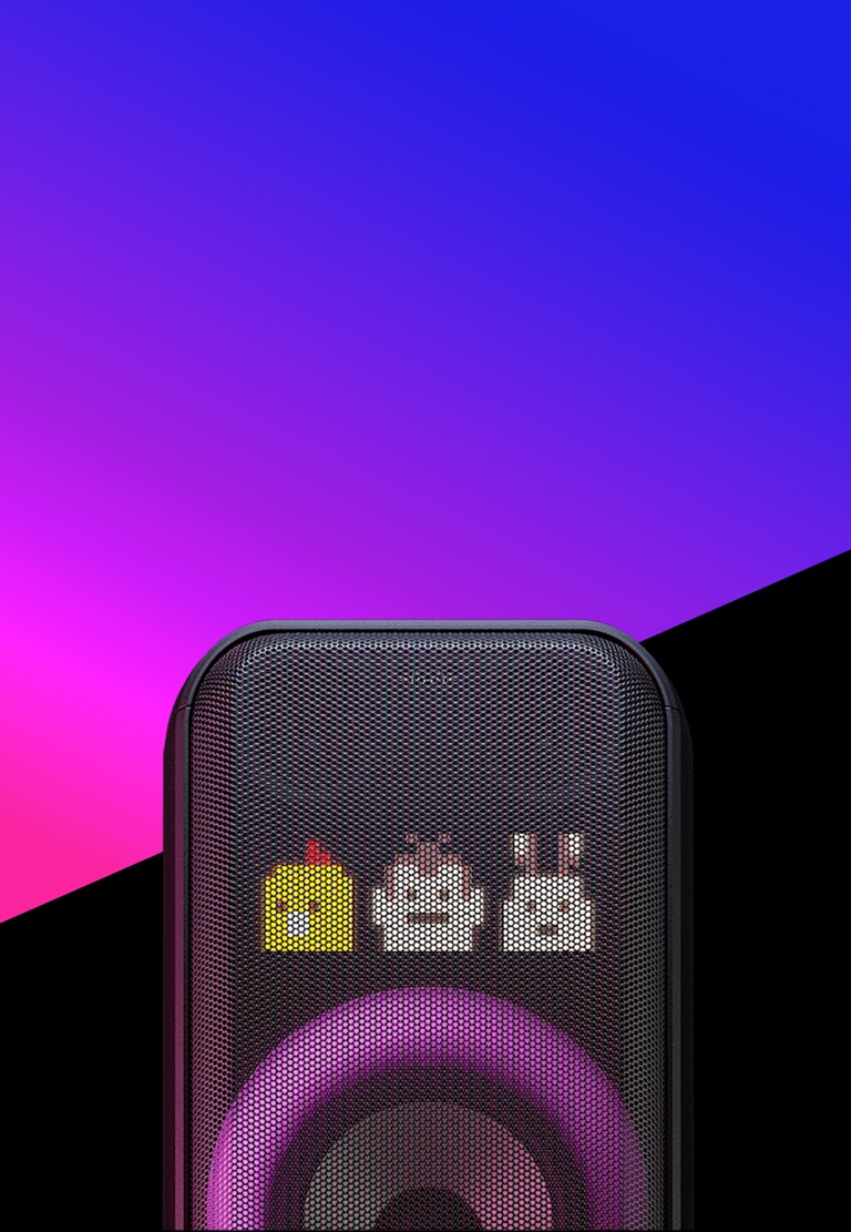 Il testo è posizionato sull'area sfumata viola, mentre sotto troviamo un'area diagonale colorata di nero. L'altoparlante è posizionato al centro e mostra un'illuminazione dinamica a pixel oltre che un'illuminazione ad anello multicolore.