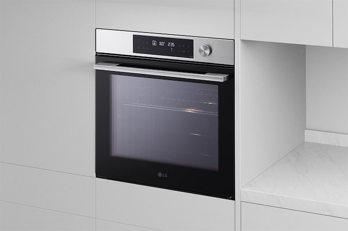 Foto laterale del forno LG WSED7612S