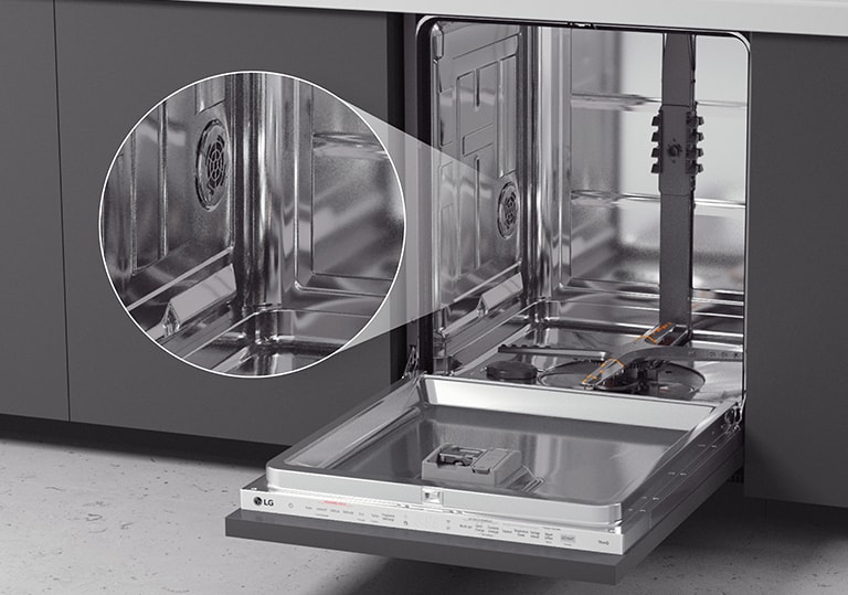 Una lavastoviglie installata in una cucina, con enfasi sull'interno realizzato in acciaio inox.