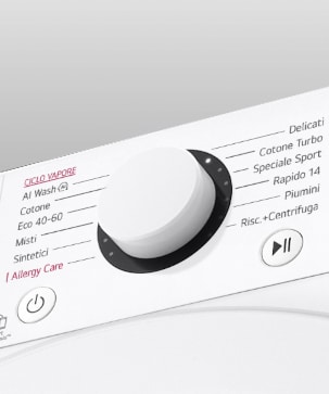 Dettaglio del pannello di controllo della lavatrice in cui si vede il display.