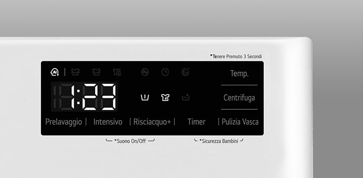 Dettaglio del pannello di controllo della lavatrice in cui si vede il display.