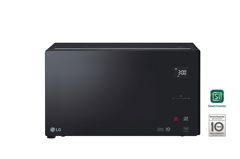 Vista frontale di LG microonde Smart Inverter Grill 25 litri Potenza 1150W Colore Nero Fumè MH6595DPS