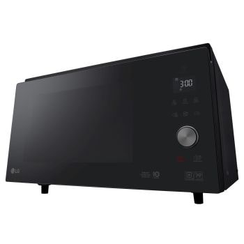 Vista frontale diagonale del forno Microonde LG modello MJ3965BPB