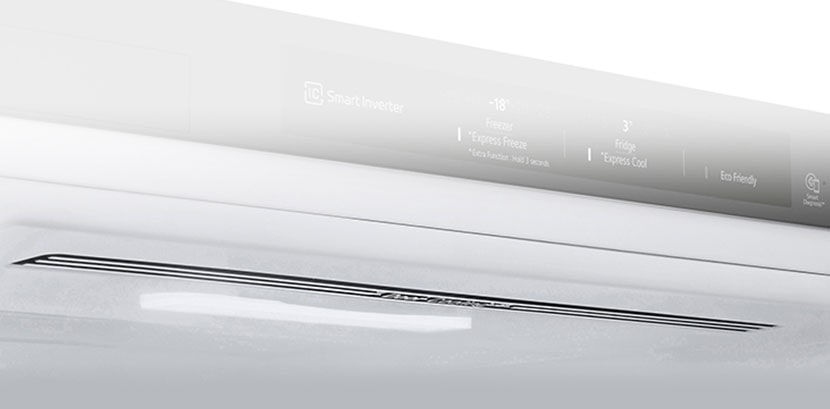Dettaglio dell'interno del frigorifero che mostra l'illuminazione Soft LED. La luce viene distribuita all'interno del frigo ed è meno fastidiosa da guardare.