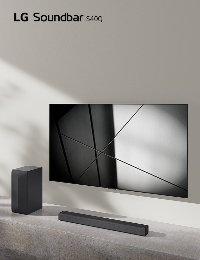 La soundbar LG S40Q e il TV LG sono collocati insieme nel soggiorno. Il TV è acceso e mostra un’immagine geometrica.
