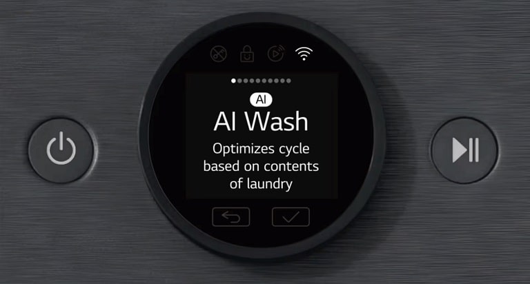 Pannello di controllo di una lavatrice LG con AI Wash, che ottimizza il ciclo in base al bucato.
