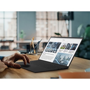 Notebook gram su scrivania 17Z90TL-G.AU75D