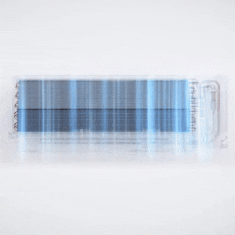 Visualizzazione della tecnologia Pulizia totale nel condizionatore, che mostra un processo autopulente con flusso d’aria blu.