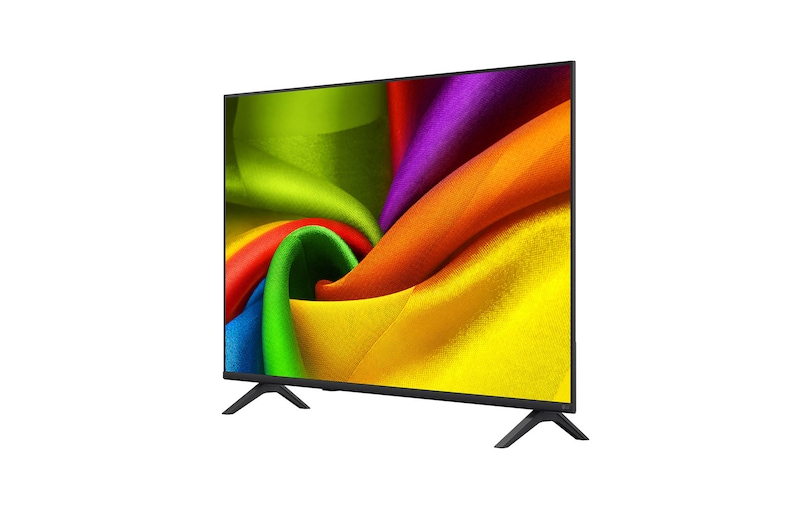 LG NANO 4K UHD AI NU85が、SDRとHDR10 Proを比較する分割風景画像でHDR10 Proの性能を示している。夕焼けの湖のシーンにおいて、より明るいハイライト、より深い陰影、強化されたコントラストを実現し、豊かなディテールと明瞭さを実現している。