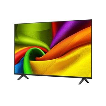 LG NANO 4K UHD AI NU85の第9世代alpha 7 AIプロセッサー4Kが、黄色い回路基板の中央で輝き、よりスマートで強力なAI処理を強調している。これにより、コントラストと奥行きが向上し、4K画像の鮮明さが向上する。