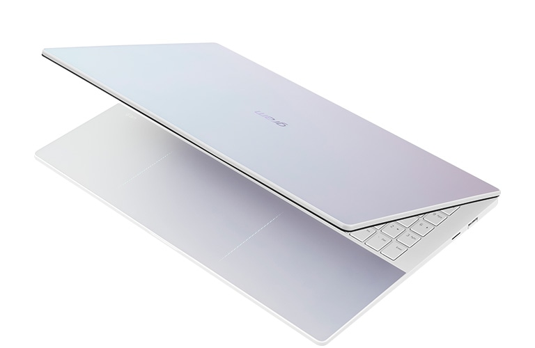 キレイです♡白くてかわいいノートパソコン
