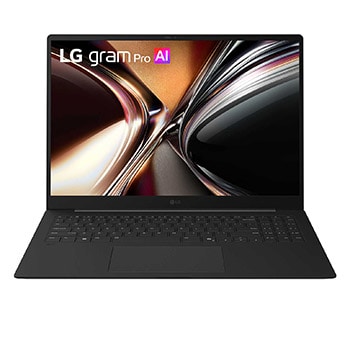 明るい背景の上に、軽量なノートパソコンが2台並んで表示されている画像。1台のノートパソコンは、スリムでコンパクトな背面デザインが強調されるように斜めに配置され、もう1台は開いた状態で、薄くて軽量なボディが強調されています。下部には主な仕様が表示されています。