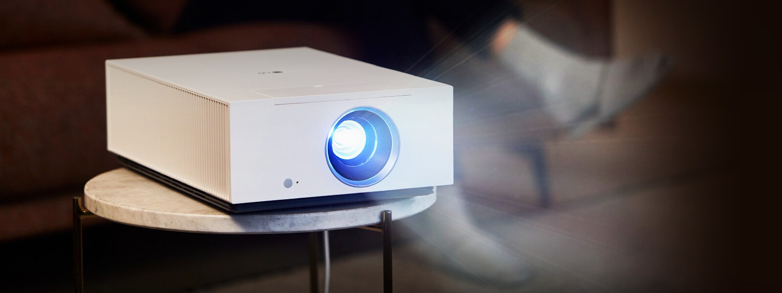 公式】4Kレーザープロジェクター LG CineBeam - HU710PW | LG Japan