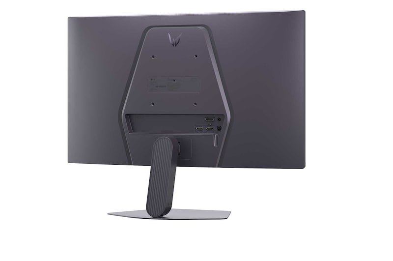 Adegan balap motor yang ditampilkan pada monitor gaming, menggambarkan kecepatan refresh 200Hz untuk gerakan gaming yang lancar.