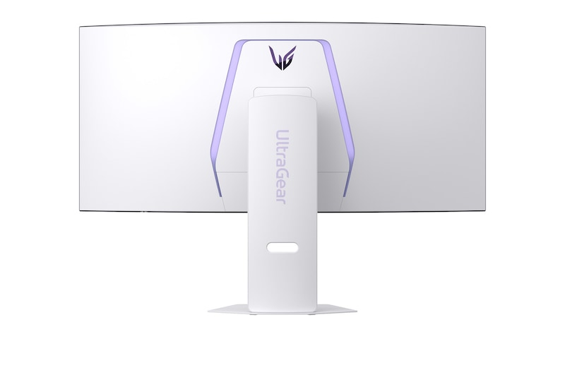 中世のホールで鳥を連れた黒い鎧の騎士。DCI-P3 98.5%とDisplayHDR 400を強調しています。