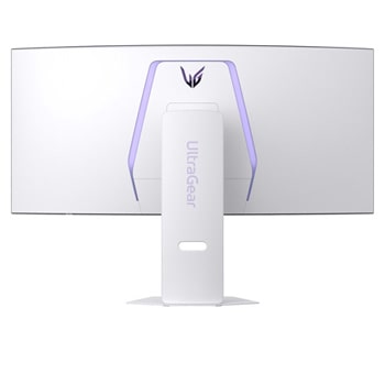 中世のホールで鳥を連れた黒い鎧の騎士。DCI-P3 98.5%とDisplayHDR 400を強調しています。