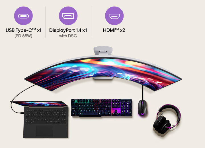 この画像は、USB Type-C™ （PD 65 W対応）、DisplayPort 1.4 (DSC対応)、HDMI™ 2.1ポートを含むLG曲面ゲーミングモニターの接続オプションと、ノートパソコン、キーボード、マウス、ヘッドセットのセットアップを示しており、多目的なゲーミングおよび作業環境を提供します。