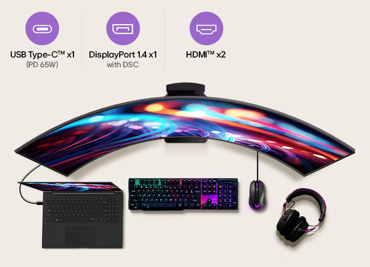 この画像は、USB Type-C™ （PD 65 W対応）、DisplayPort 1.4 (DSC対応)、HDMI™ 2.1ポートを含むLG曲面ゲーミングモニターの接続オプションと、ノートパソコン、キーボード、マウス、ヘッドセットのセットアップを示しており、多目的なゲーミングおよび作業環境を提供します。
