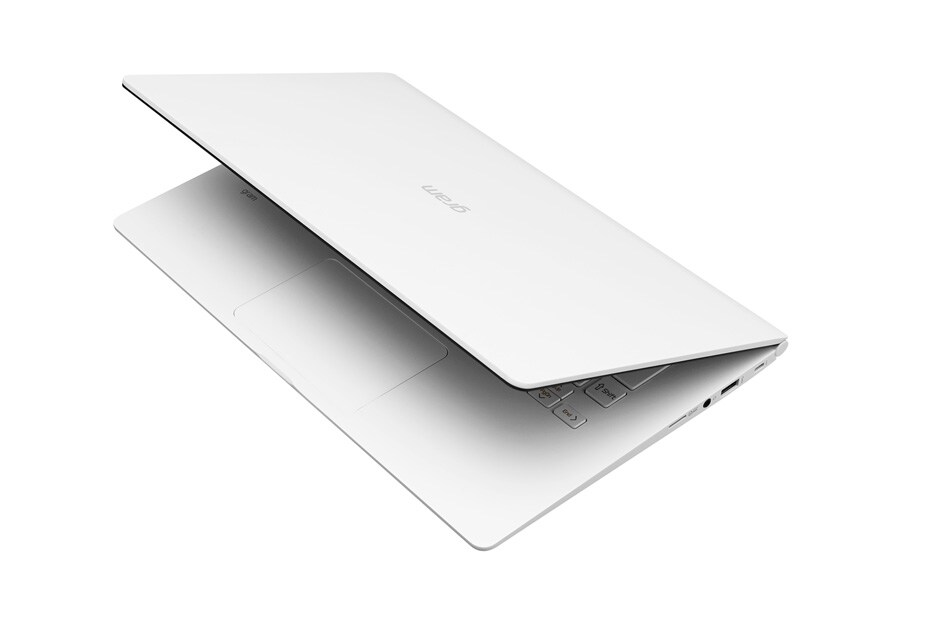 最初から余裕あるスペックをという方に。14.0インチ 995g/最大26時間