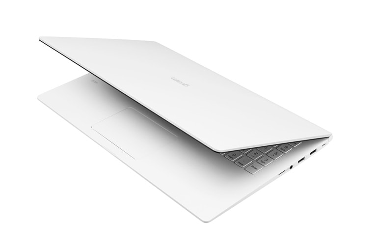 LG 軽量、長時間、大画面、高性能をすべて兼備。15.6インチ 1095g/最大23時間駆動, 15Z980-GA55J