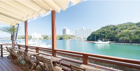 カフェギフト3,000円相当プレゼント！スライド1