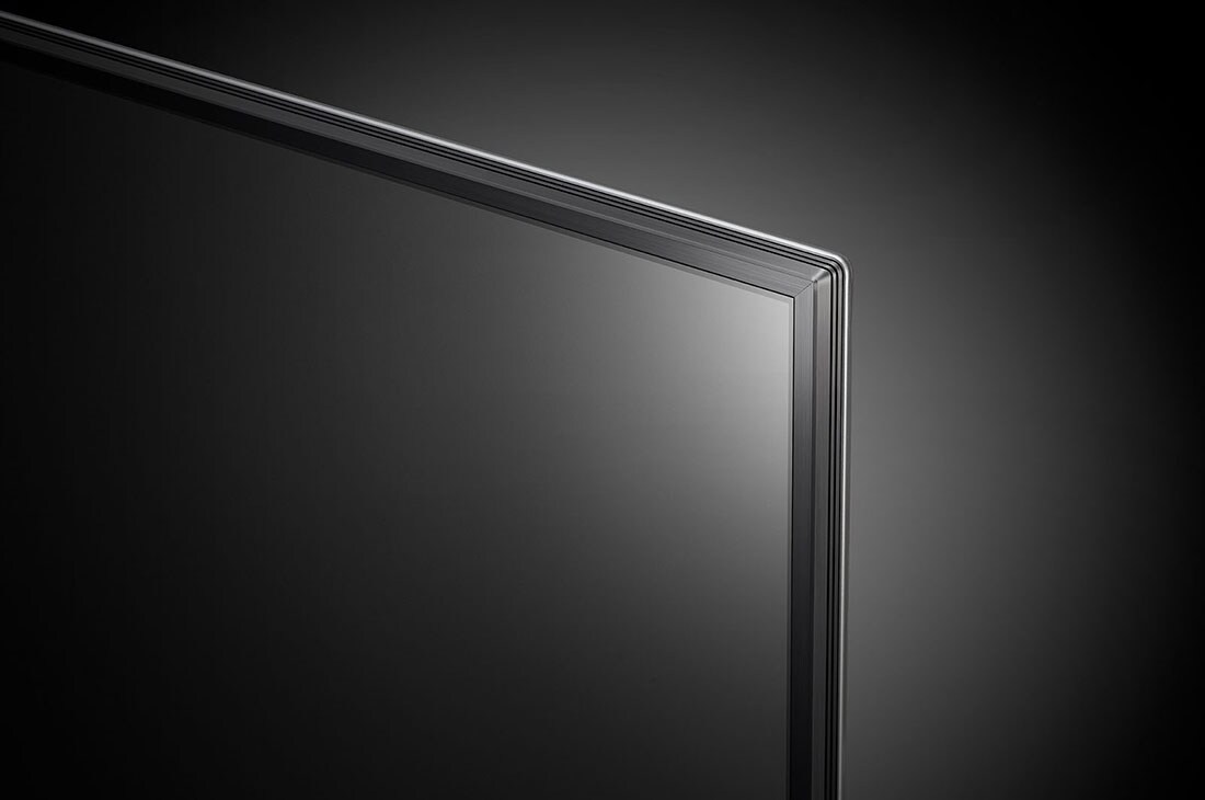 リッチに輝く色彩世界を圧倒的大画面で堪能できる、贅沢極まる75型4K