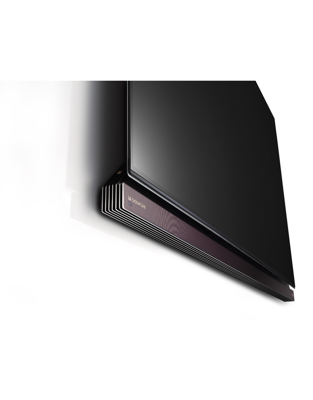 画質と音に心奪われ、たたずまいに魅了される。次世代の美を全身で語る