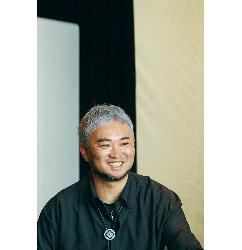 「それこそ来ていただいた生徒さんからも、ふかふかの綺麗な状態の洋服を着て帰るホスピタリティは好評で、中には普通に気に入って購入されたお客さんも少なくありません。最初は、焼肉などを食べに行っても匂いがすぐ取れるという触れ込みを聞いて興味を持ちました。ただ、導入して気付いたのは、気持ちのスイッチになるということ。練習前と後のスイッチ役になるんです。生徒さんを見ていると、入り口から入って来て、LG Stylerの扉を開け、着てきた服を脱いでハンガーに掛ける。その時点で、表情が変わってるんですよね」。