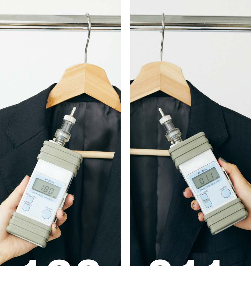 実際にニオイを嗅いでみたところ、やや刺激臭は感じるもののタバコ独特の嫌なニオイは感じません。帰宅後にこのケアを続けることで、クリーニングに出す回数も減らせて毎日気持ちよくスーツを着用することができます。