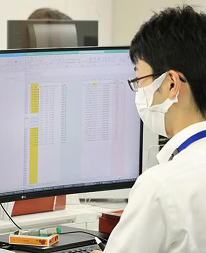 社内のモニター環境2