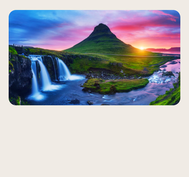 Показана галерея из 6 изображений воздушных шаров в небе. Выбираются два изображения. Затем появляется галерея из 6 изображений людей, пускающих пузыри. Выбираются еще 2 изображения. На черном экране появляется розово-фиолетовый значок загрузки. На экране возникает мистический пейзаж, а слева направо постепенно появляются усовершенствования изображения.