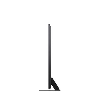 Девушка и собака сидят перед телевизором LG QNED TV, установленным на стене, на экране которого изображены три слона, идущих наружу, над панелью LG Soundbar. Заголовок рассказывает о том, как каждое действие становится более захватывающим на огромном экране.