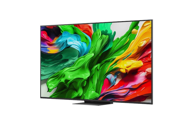 Брызги красок разлетаются вверх разноцветными всплесками. Сертификация 100% объема цвета по стандарту DCI-P3 от Intertek. Заголовок рассказывает о новой и уникальной технологии широкого цветового охвата от LG, которая позволяет видеть яркие цвета на экране.