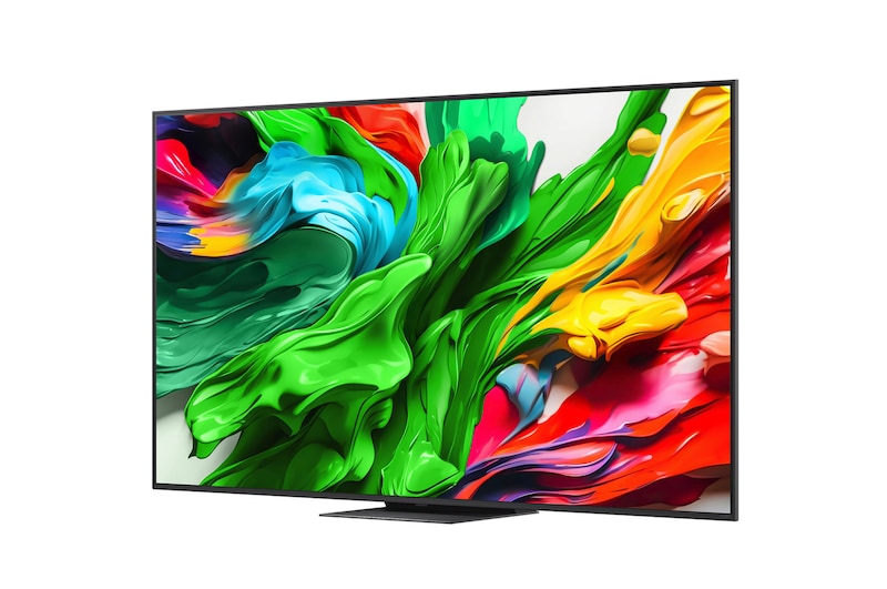 Брызги красок разлетаются вверх разноцветными всплесками. Сертификация 100% объема цвета по стандарту DCI-P3 от Intertek. Заголовок рассказывает о новой и уникальной технологии широкого цветового охвата от LG, которая позволяет видеть яркие цвета на экране.