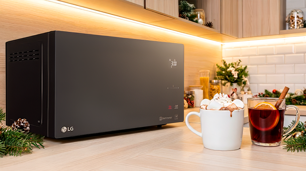 Зимние напитки с LG NeoChef: готовим какао, глинтвейн и имбирно-пряничный кофе