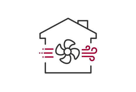 В доме находится вентилятор, и поток воздуха проходит справа через вентилятор.