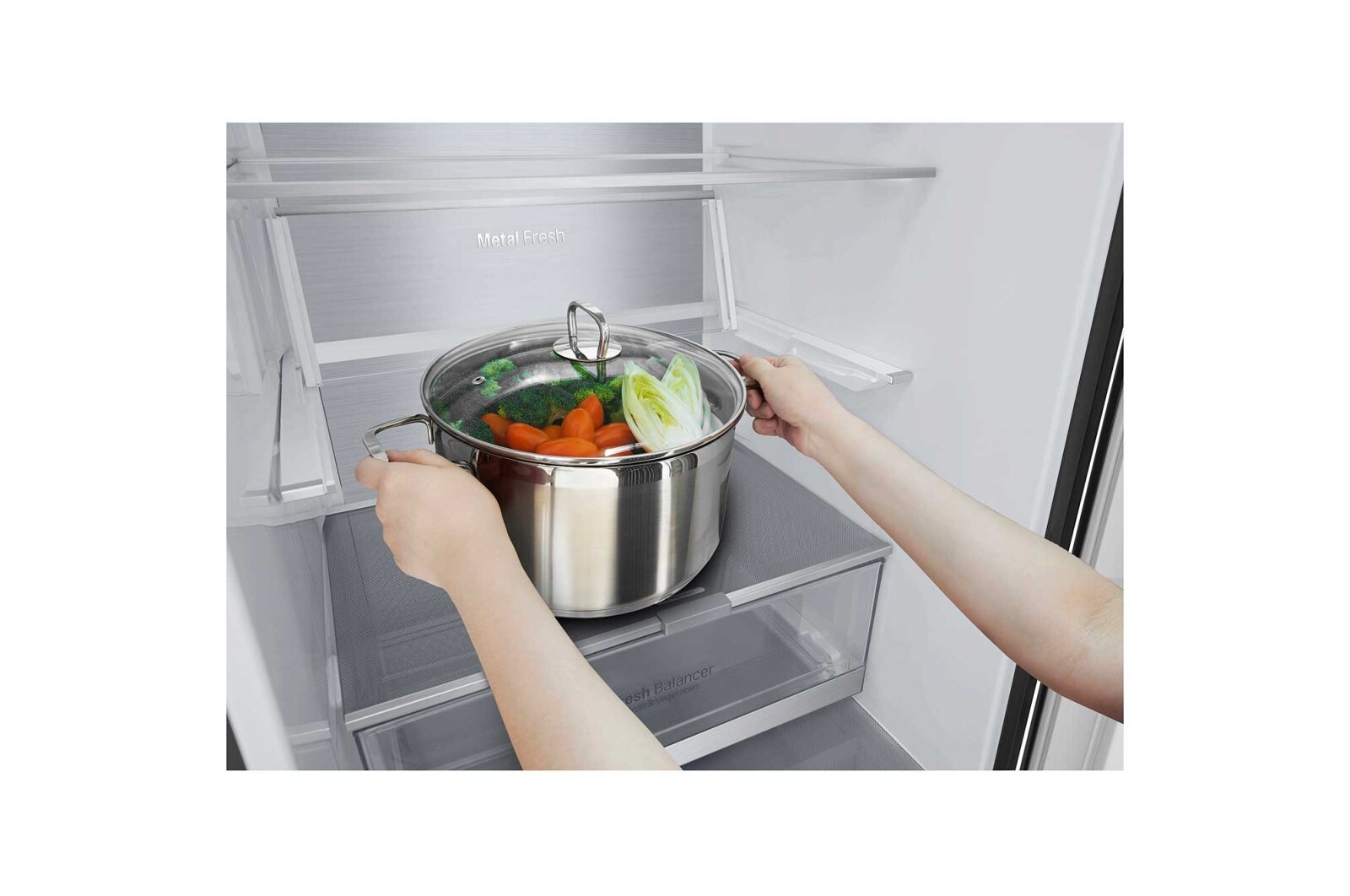 LG  384 л, Холодильник LG DoorCooling+ с нижней морозильной камерой, Fresh Balancer, Fresh Converter, GA-B509PBAM