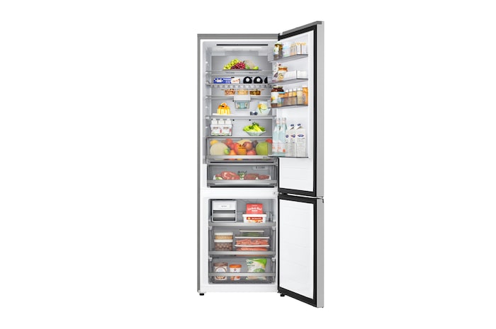 Холодильник LG с нижней морозильной камерой (GC-B640FMBM), вид с полностью открытыми дверцами, где показаны холодильная и морозильная камеры