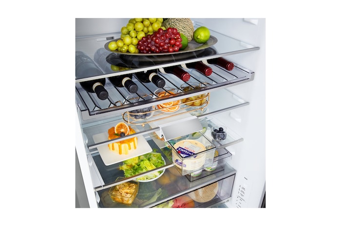 Вид сверху на холодильник LG с морозильной камерой (GC-B640FMBM)