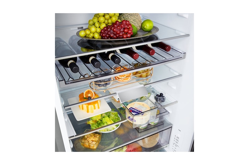 Вид сверху на холодильник LG с морозильной камерой (GC-B640FMBM)