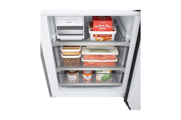 Вид снизу на холодильник LG с морозильной камерой (GC-B640FMBM)