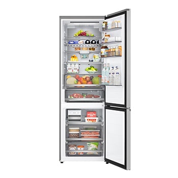 Холодильник LG с нижней морозильной камерой (GC-B640FMBM), вид с полностью открытыми дверцами, где показаны холодильная и морозильная камеры