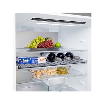 Холодильник с морозильной камерой LG (GC-B640FMBM), крупный план винной полки с четырьмя бутылками и макаронами; конструкция полки увеличена в круглом изображении