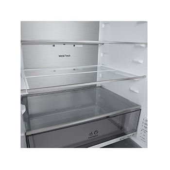 Холодильник с морозильной камерой LG (GC-B640FMBM); полка выделена синим цветом со стрелками вверх и вниз, справа –– сложенная полка с двумя бутылками воды